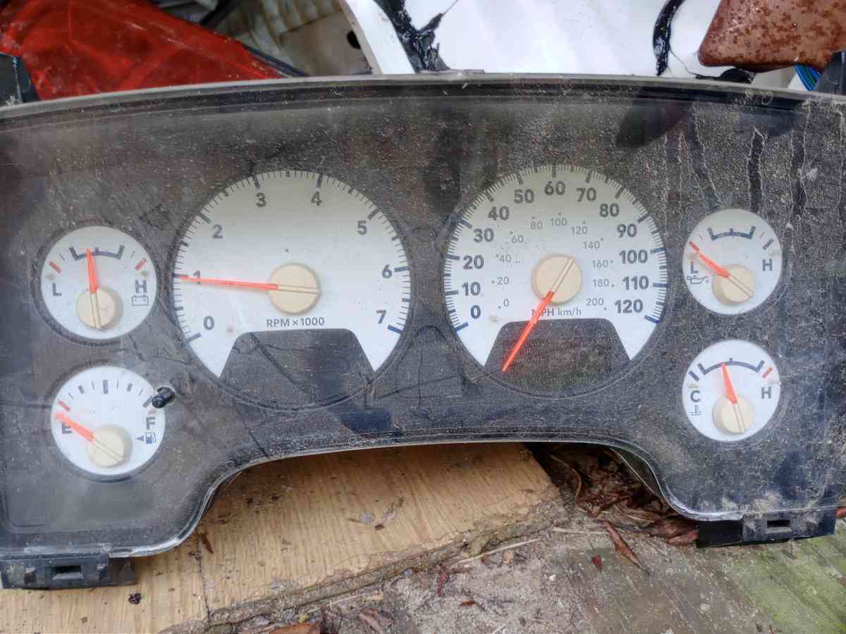 complete dash assembly and wiring harness for 04 dodge 1500 - Kirbyville, Texas - FleaMarketBay