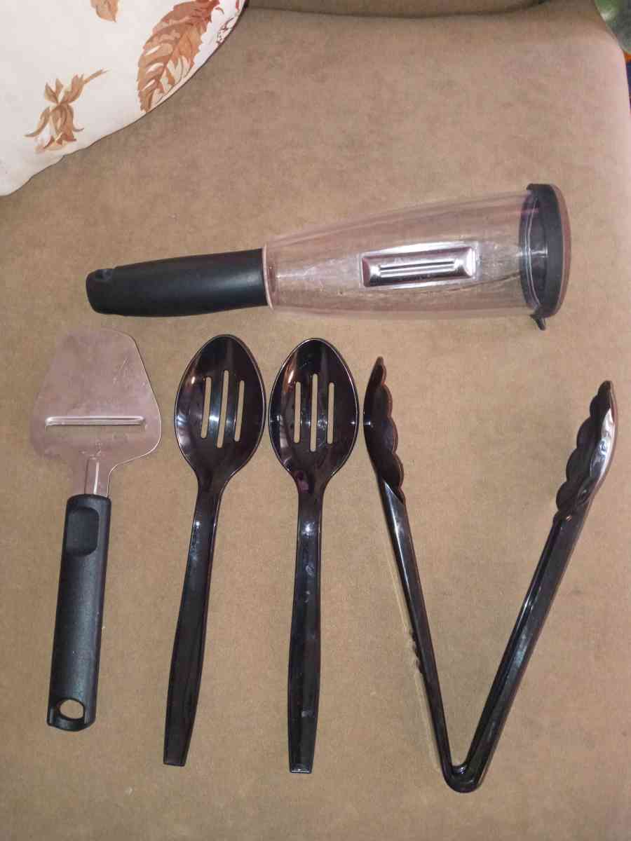 five piece set kitchen tools utensils - Davenport, Florida - FleaMarketBay
