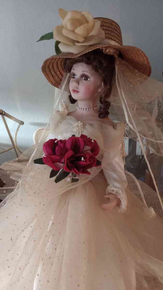 porcelain dolls - Alamo, Indiana - FleaMarketBay