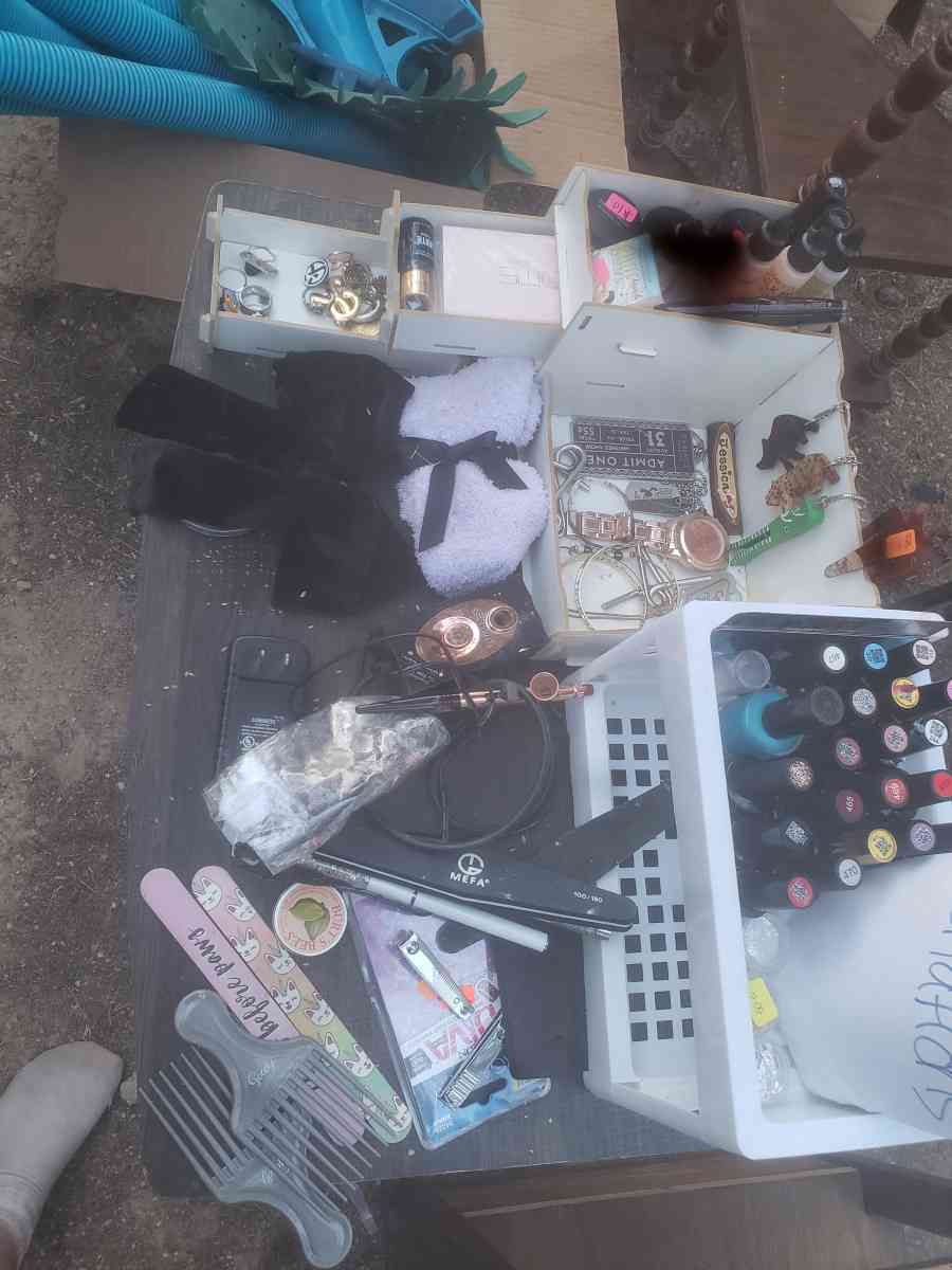 antiques collectables model cars knives dolls clothes shoes - Tucson, Arizona - FleaMarketBay