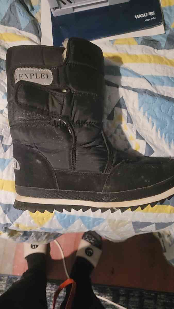 snow boots - Kings Mountain, North Carolina - FleaMarketBay