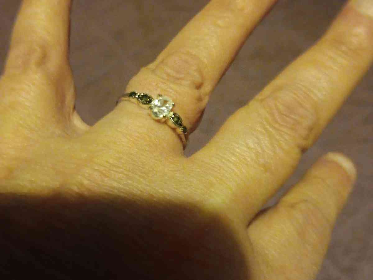 women ring - Auburn, Georgia - FleaMarketBay