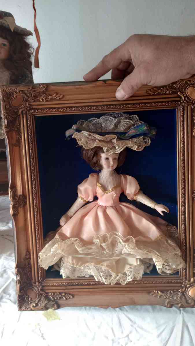 porcelain dolls - Alamo, Indiana - FleaMarketBay