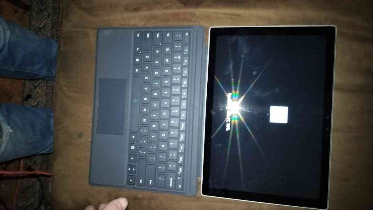 microsoft surface pro 7 model 1866 128gb 8gb - Ellenboro, North Carolina - FleaMarketBay