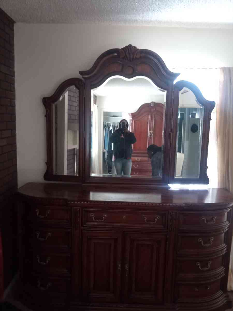 dresser with mirror - Wichita, Kansas