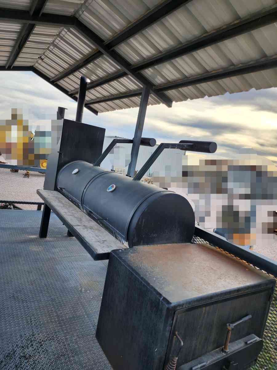 BBQ pit with trailer - Odessa, Texas - FleaMarketBay