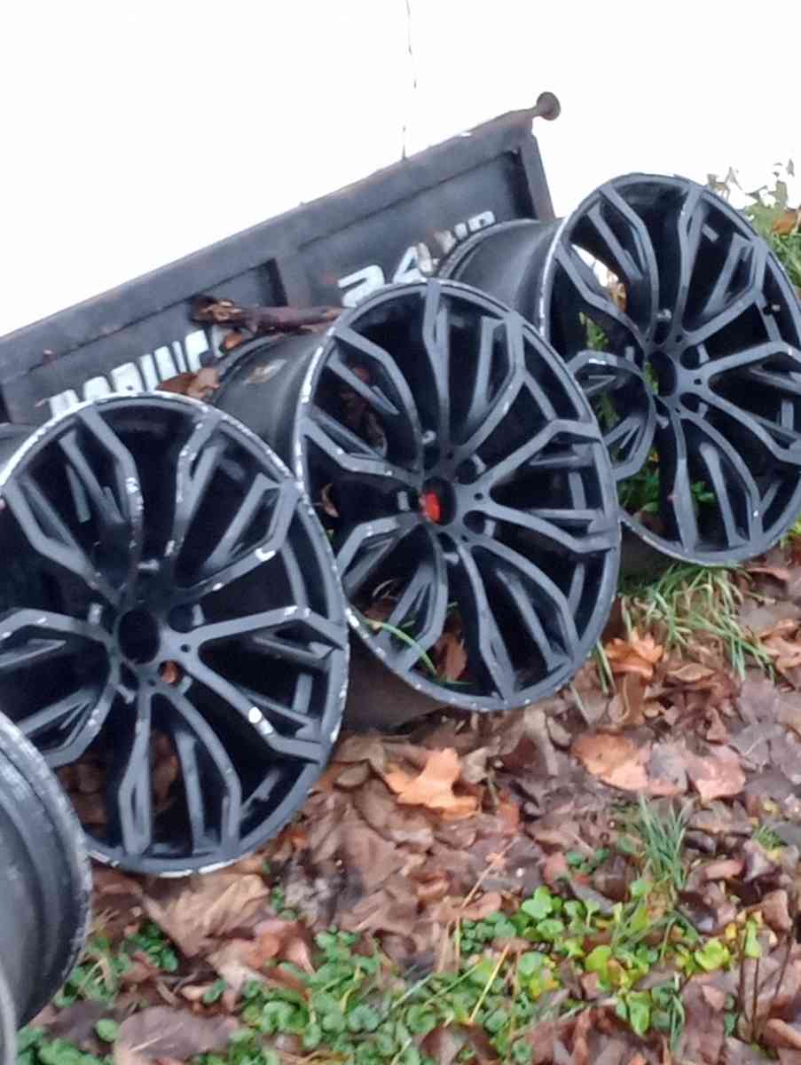 22 inch rims black - Springfield, Ohio - FleaMarketBay