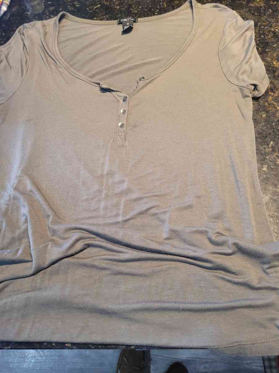 Womens Clothing - Galveston, Texas - FleaMarketBay