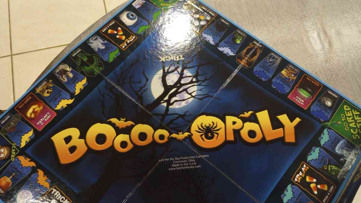 BooooOpoly Halloween Board Game Boo Opoly Monopoly COMPLETE - Hollywood, Florida - FleaMarketBay