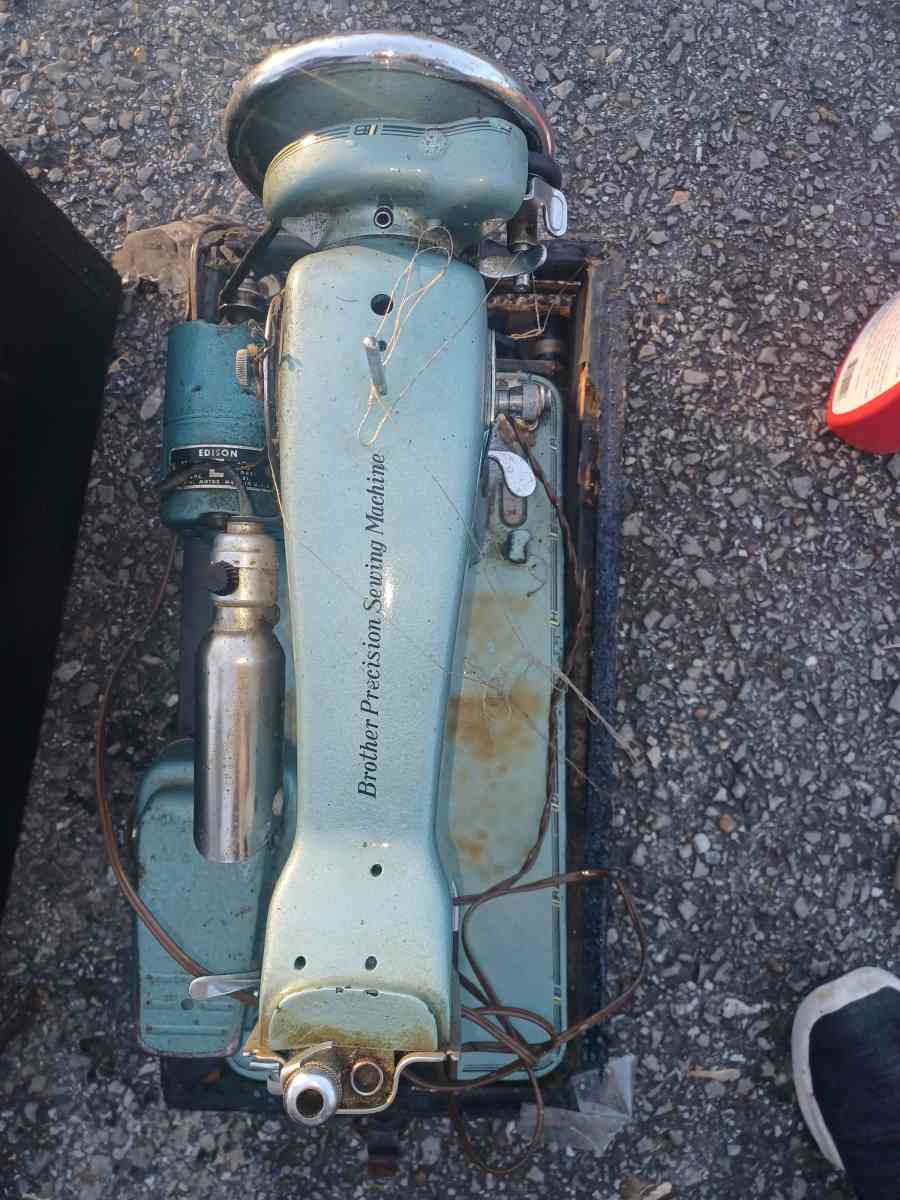 old sewing machine - Carthage, Tennessee