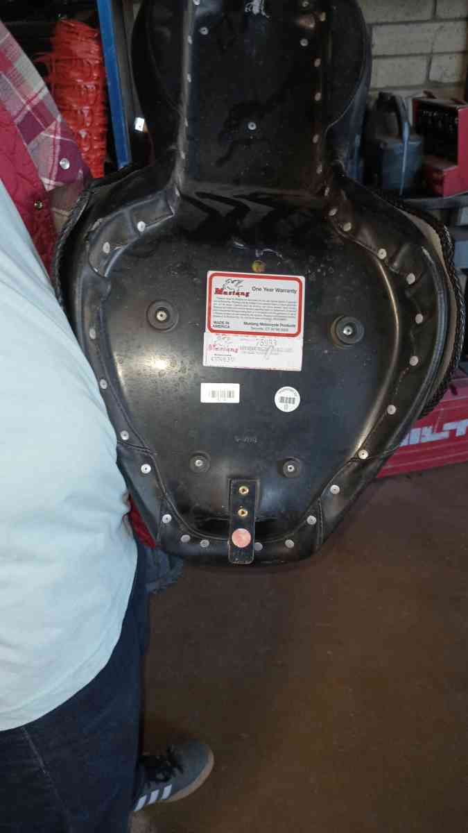 1995 to 2007 Kawasaki Vulcan motorcycle Mustang seat - Glendale, Arizona