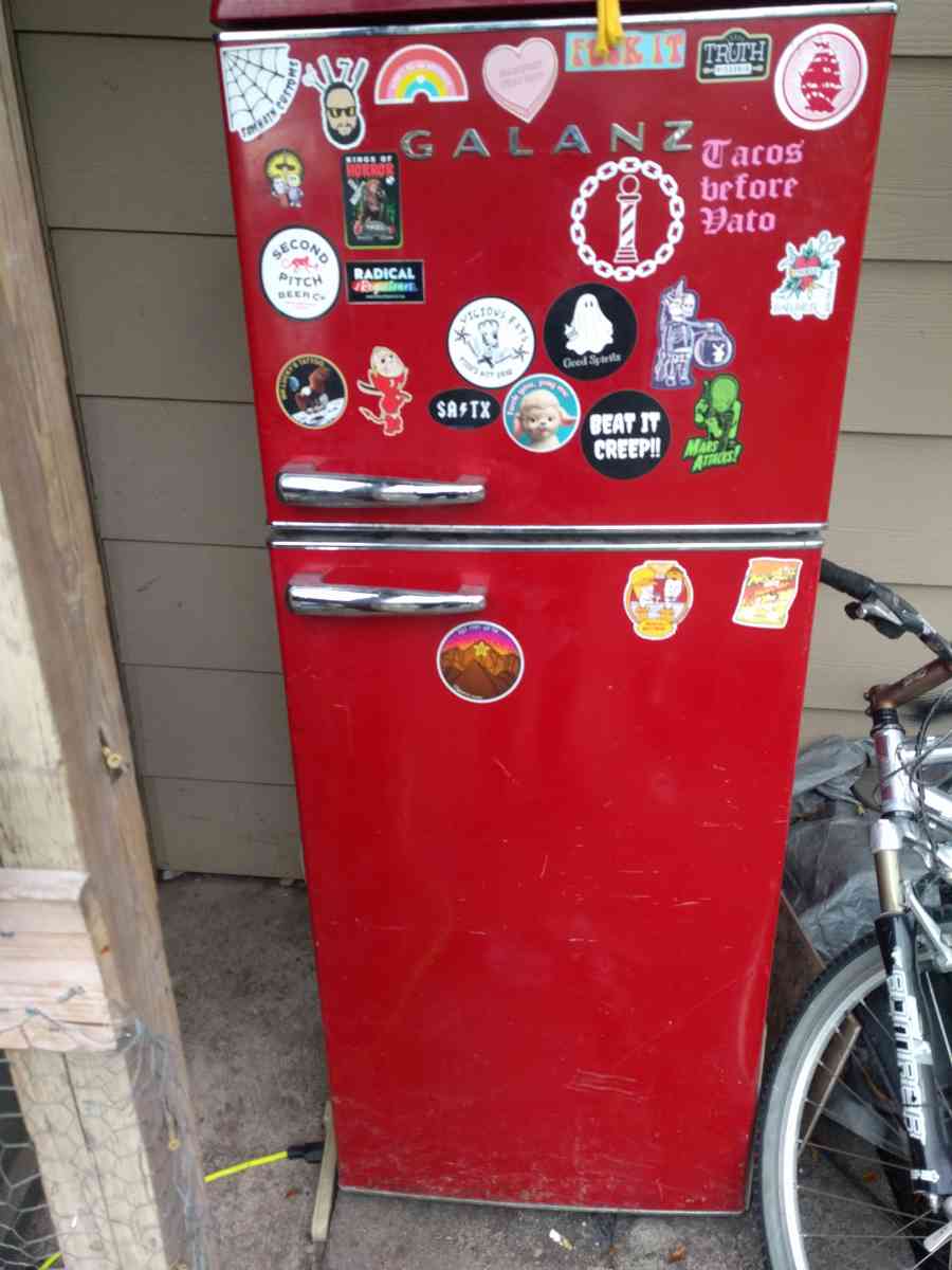vintage refrigerator - San Antonio, Texas - FleaMarketBay