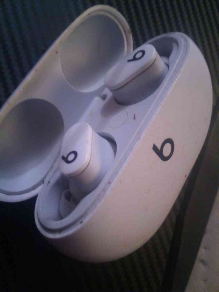 DR DRE BEATS EARPODS - Acton, Massachusetts - FleaMarketBay