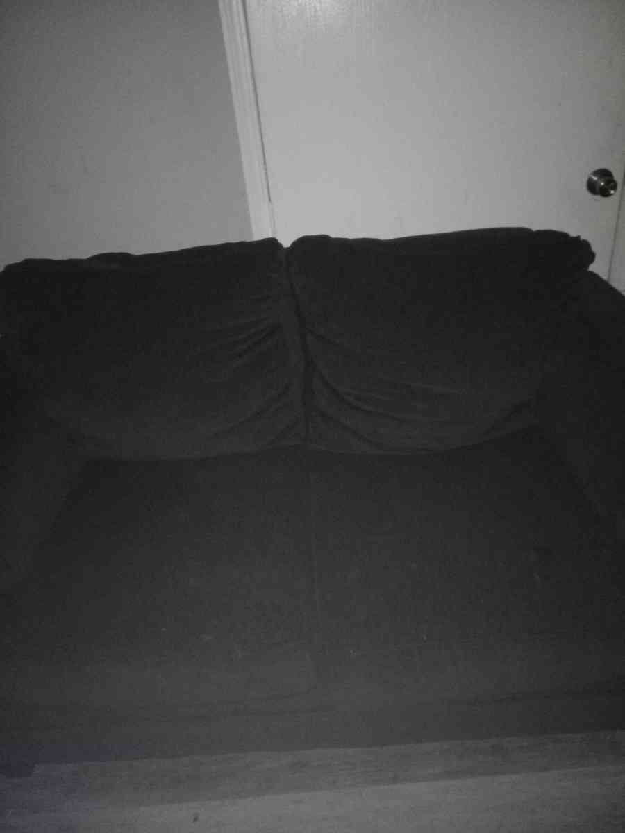 love seat couch kitchen wood table - Clarksdale, Mississippi - FleaMarketBay