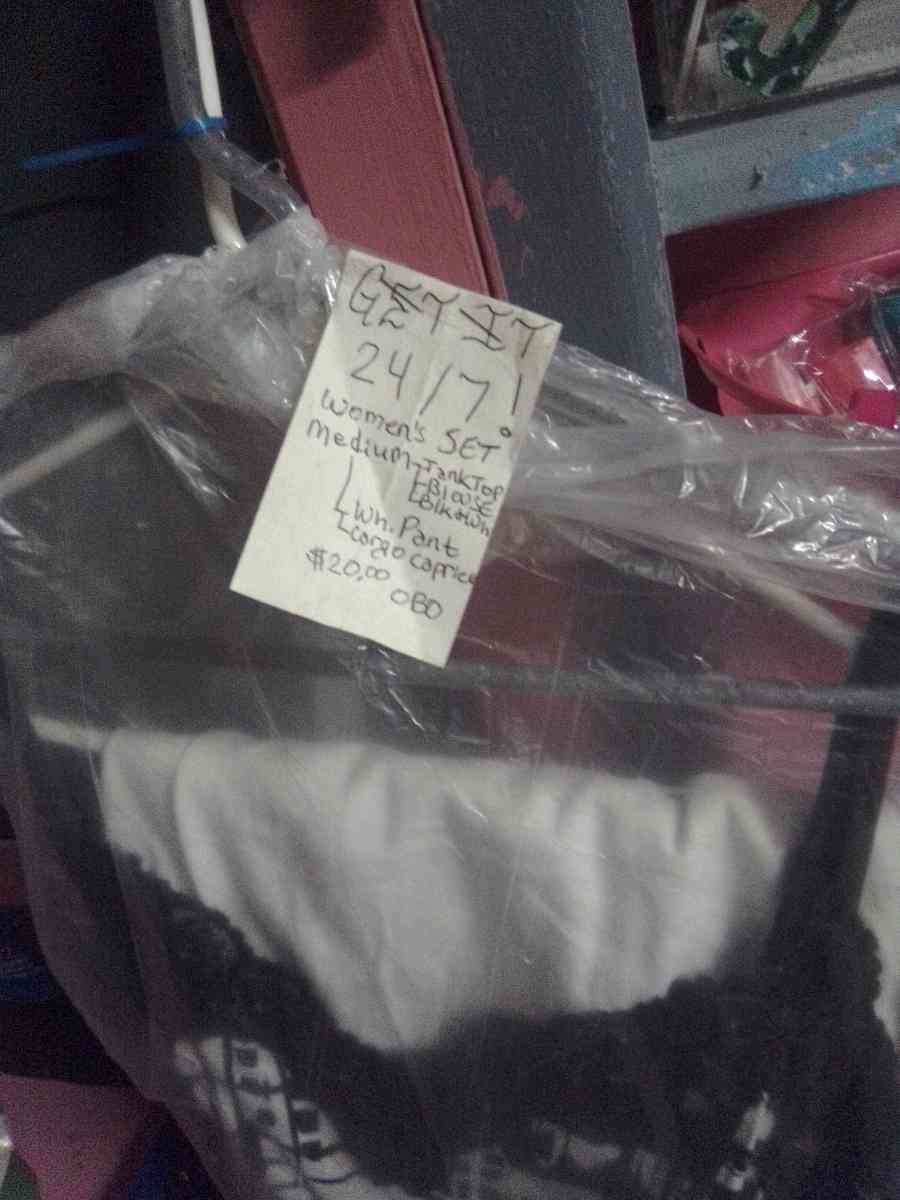 multiple womens sets   hoodies and other womens apparel - Alexander, North Carolina - FleaMarketBay