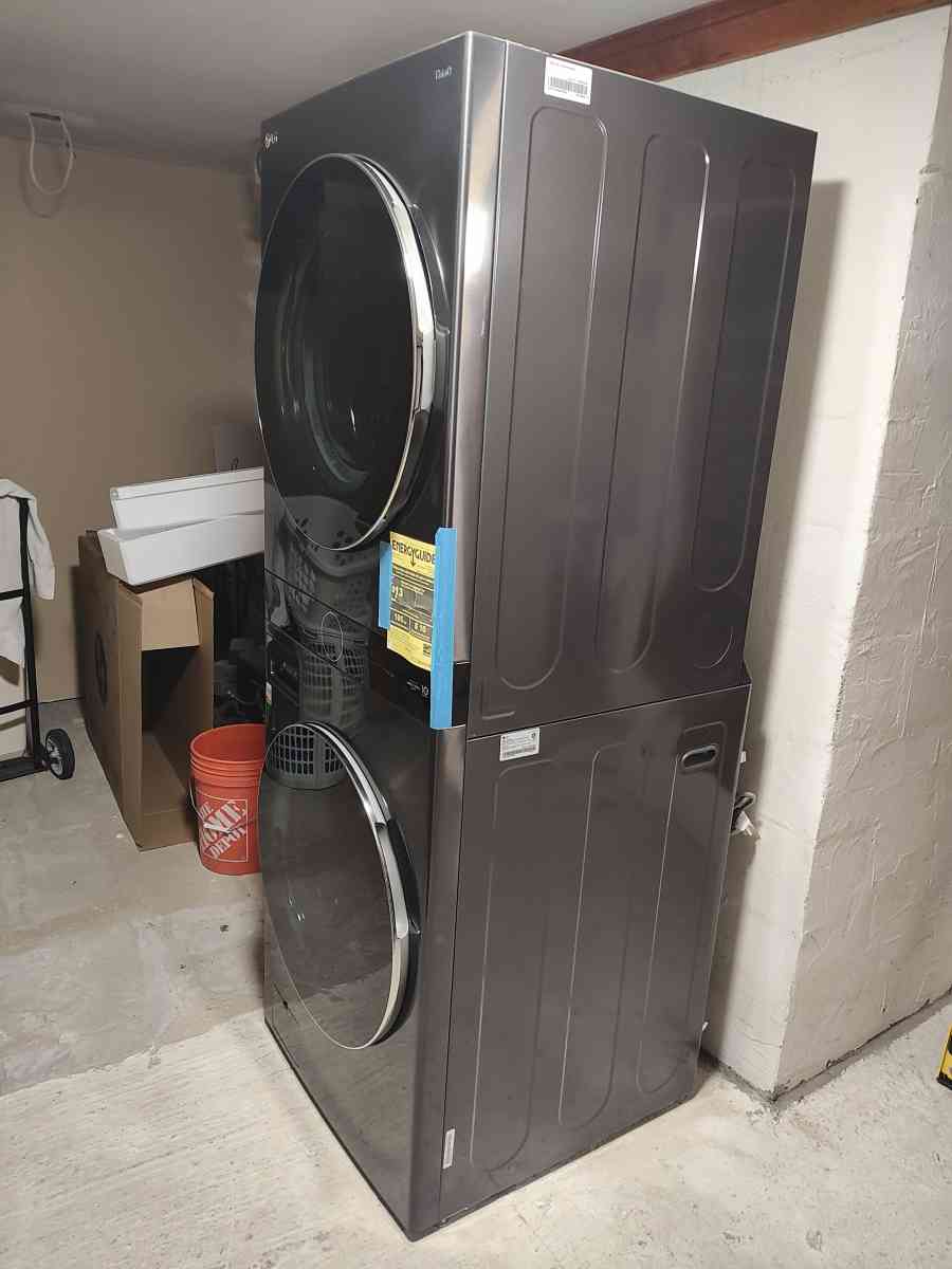 Stack Washer dryer Combo - Stroudsburg, Pennsylvania - FleaMarketBay