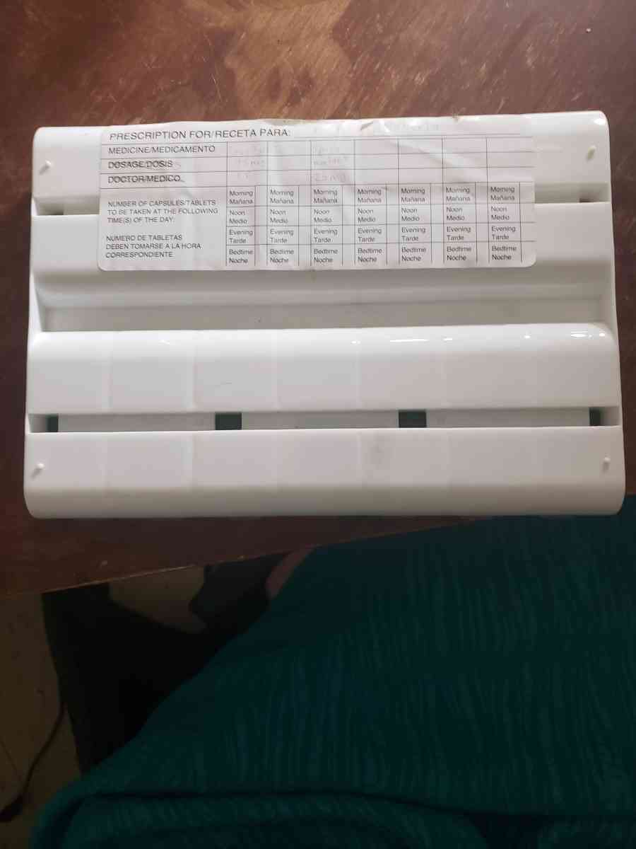 pill organizer - Asheville, North Carolina - FleaMarketBay