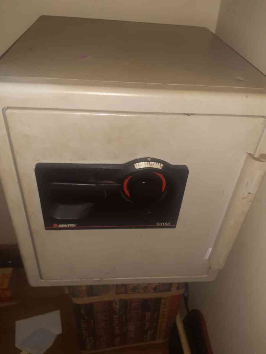 Combination Safe - Detroit, Michigan - FleaMarketBay