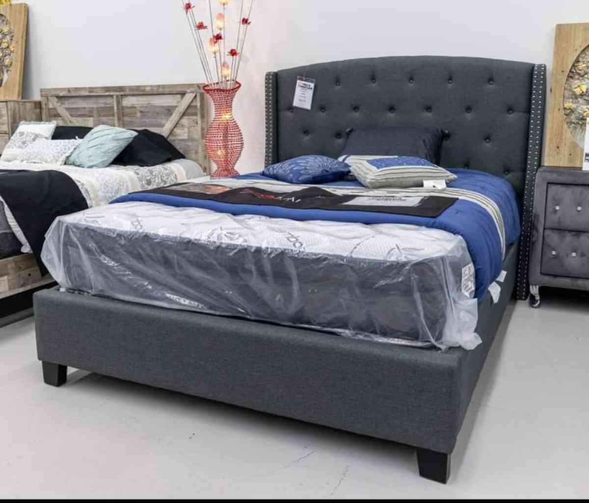 Eva gray Queen upholstered bed frame - Houston, Texas