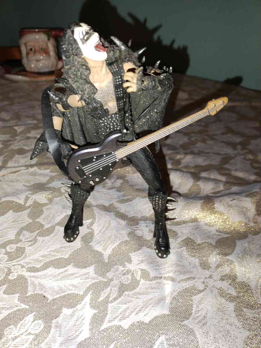 5 peace kiss set - Ridley Park, Pennsylvania - FleaMarketBay