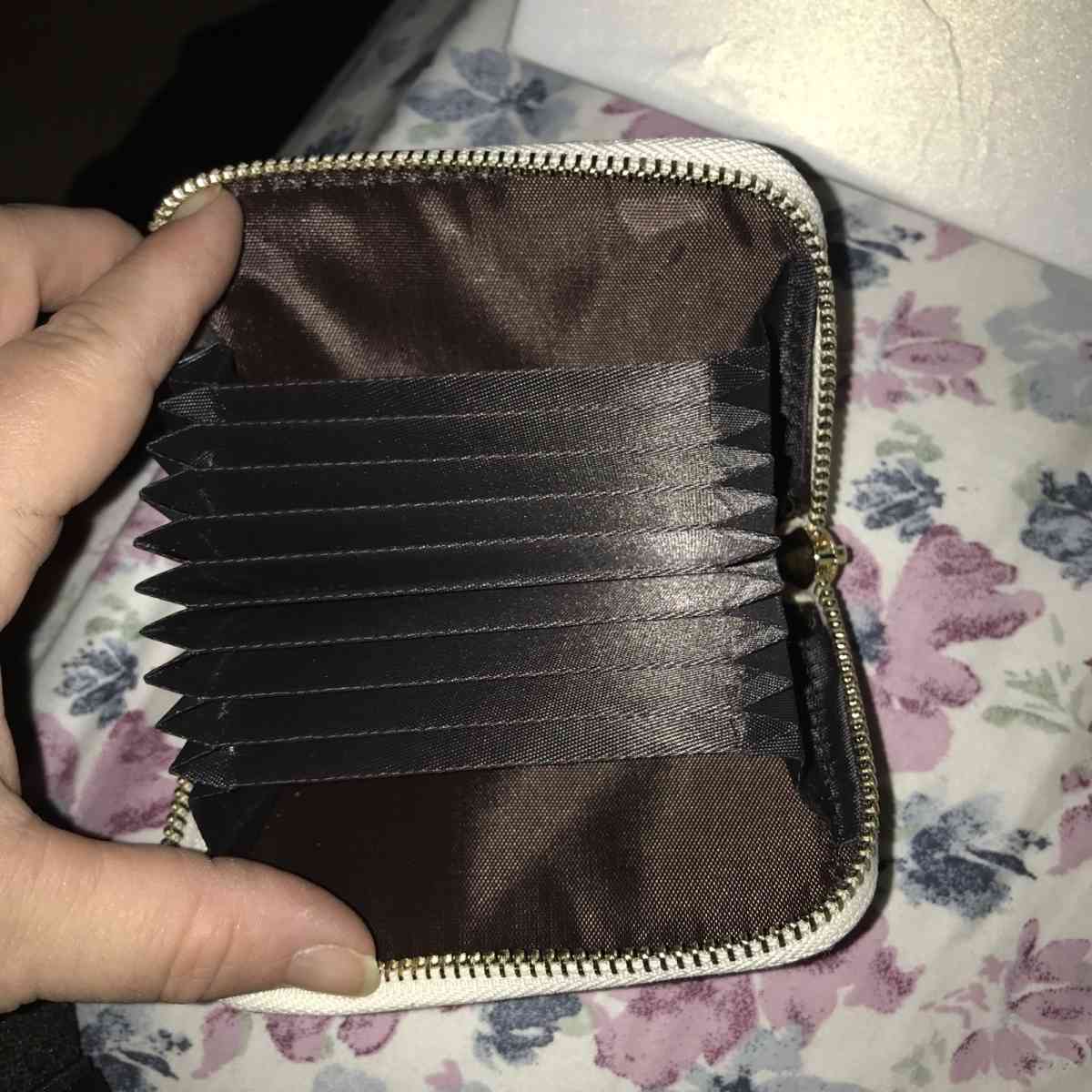 womans purse set - Fairfax, Virginia - FleaMarketBay