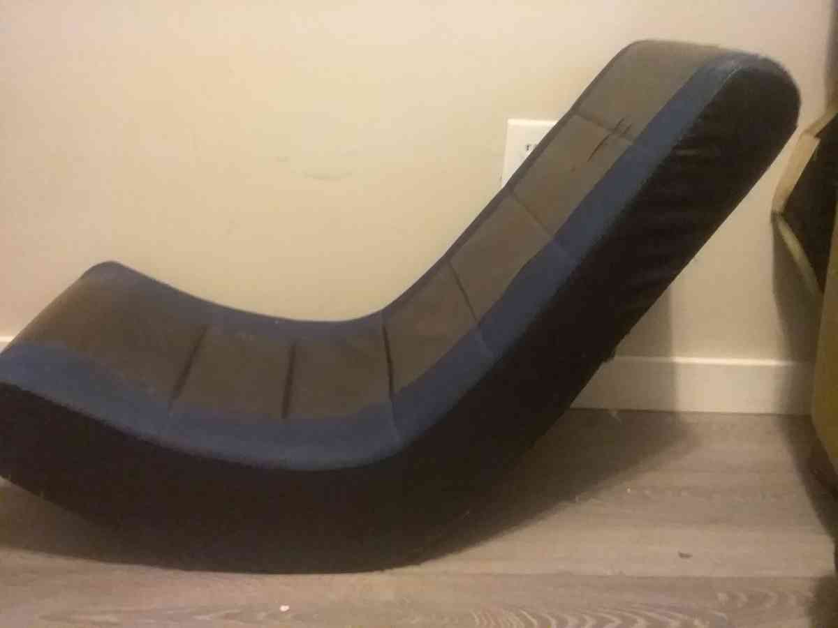 rocker gaming chair - Indianapolis, Indiana - FleaMarketBay