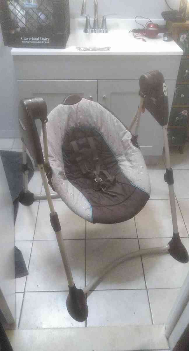 Unisex GRACO Baby Swing - Hanover, Pennsylvania - FleaMarketBay