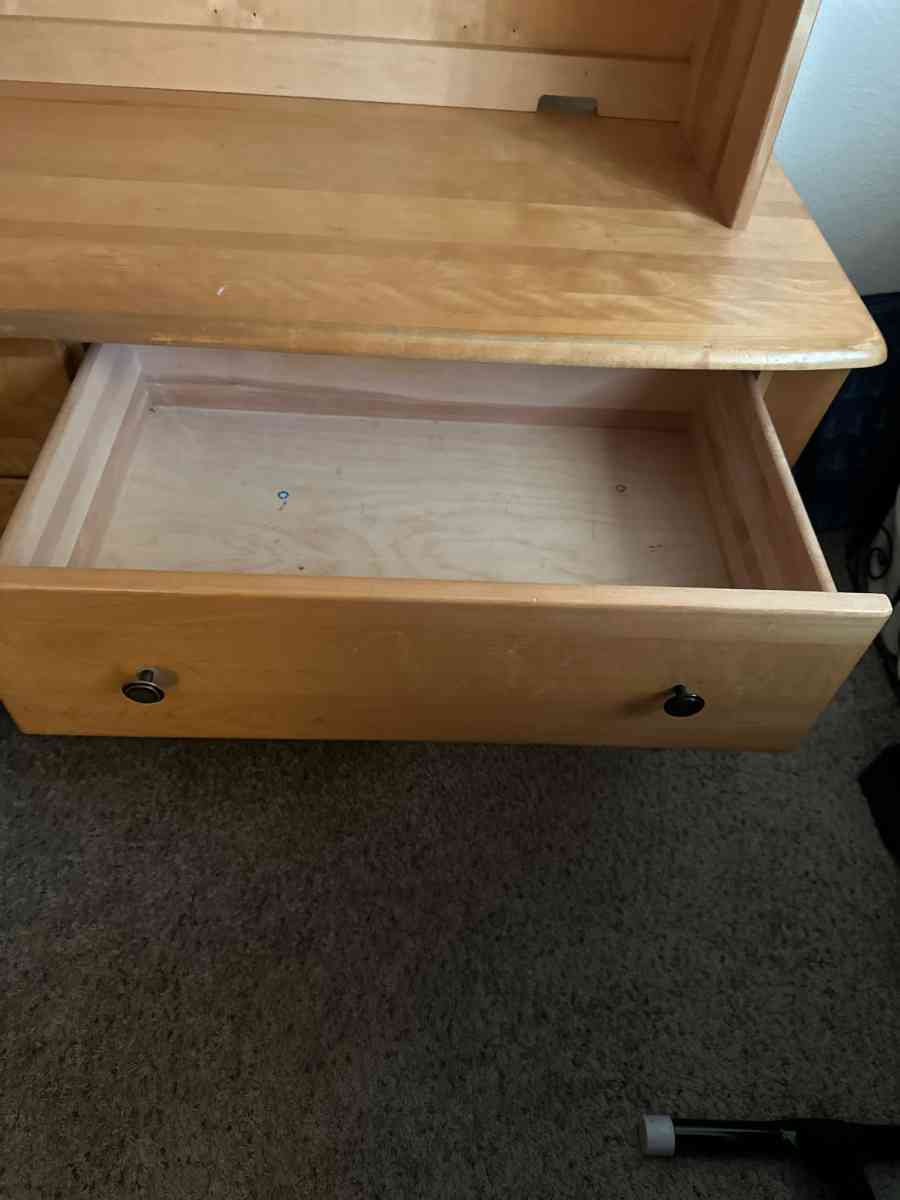 Dressers - Fresno, California - FleaMarketBay