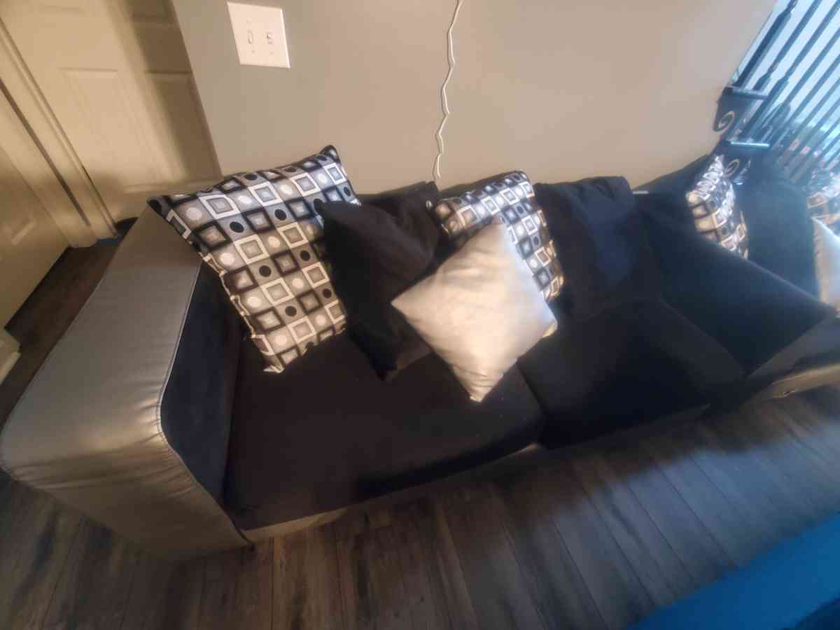 Linzy chaise sofa 110 in wide - High Point, North Carolina - FleaMarketBay