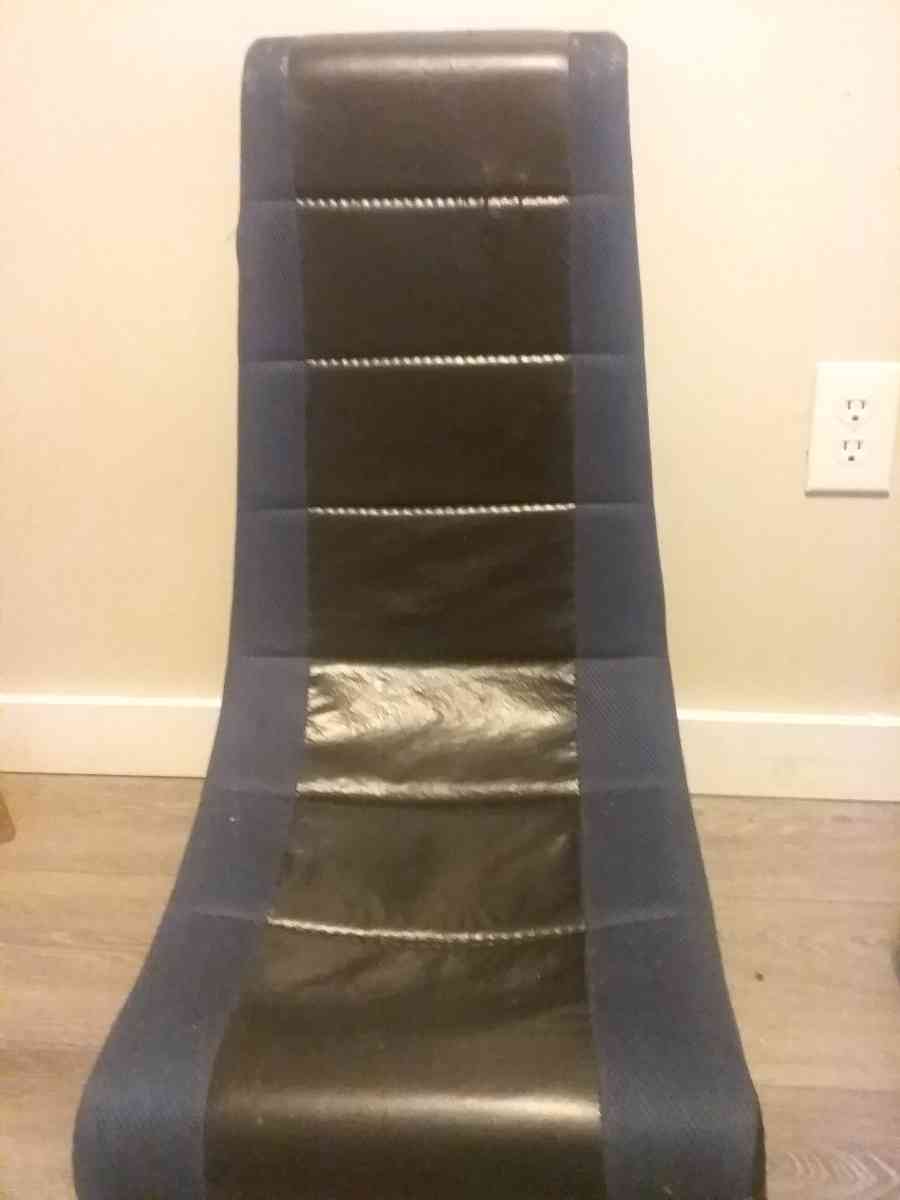 rocker gaming chair - Indianapolis, Indiana - FleaMarketBay