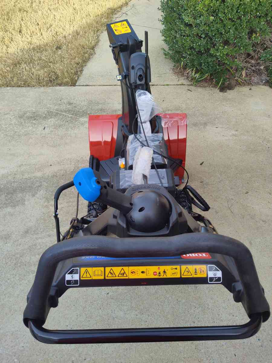 Toro SnowMaster 824 QXE - Fuquay Varina, North Carolina - FleaMarketBay