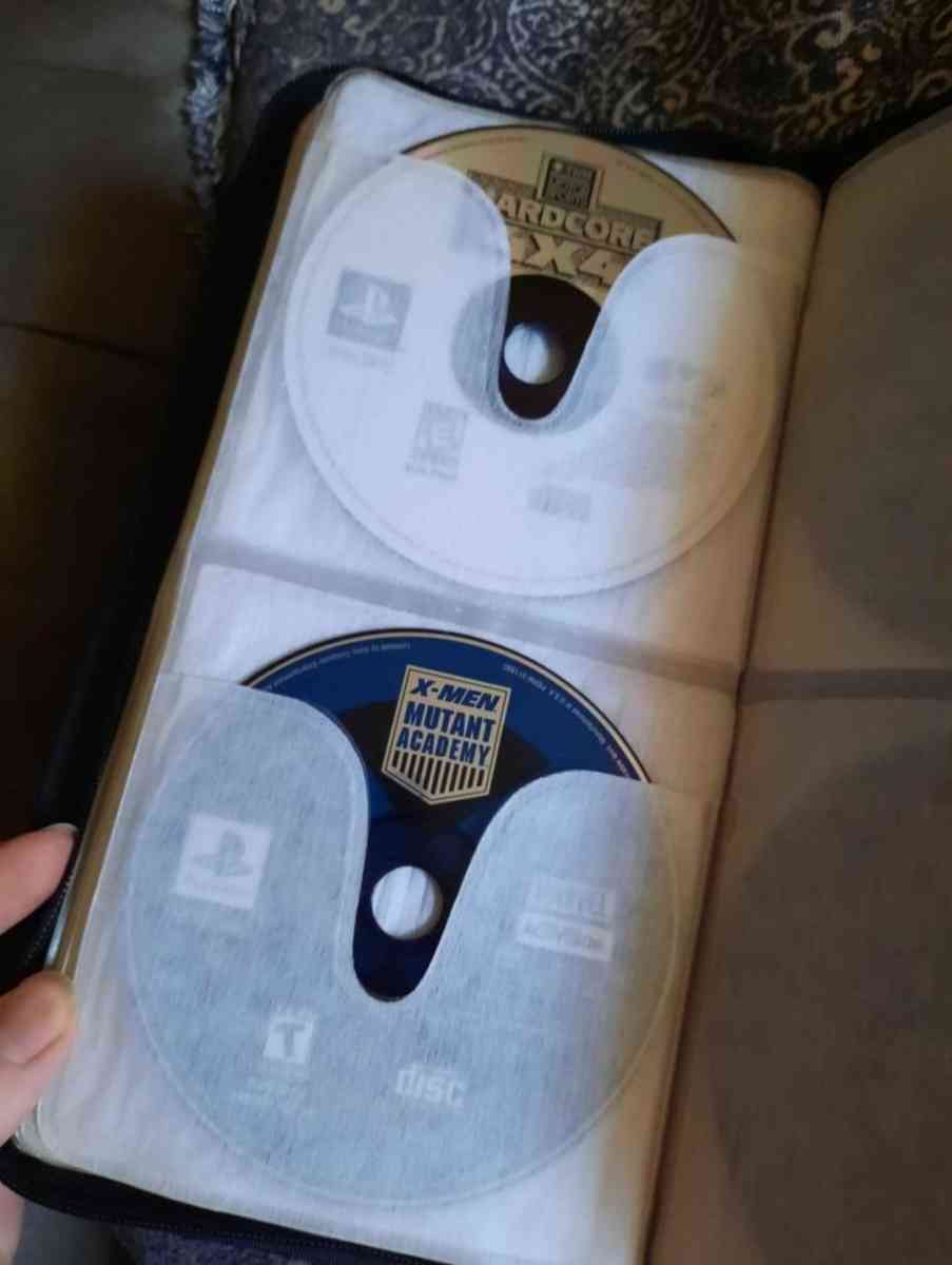 Lot of 31 PS1 Games and 1 PS2 Game  Pickup SOUTHMONT NC - Southmont, North Carolina - FleaMarketBay