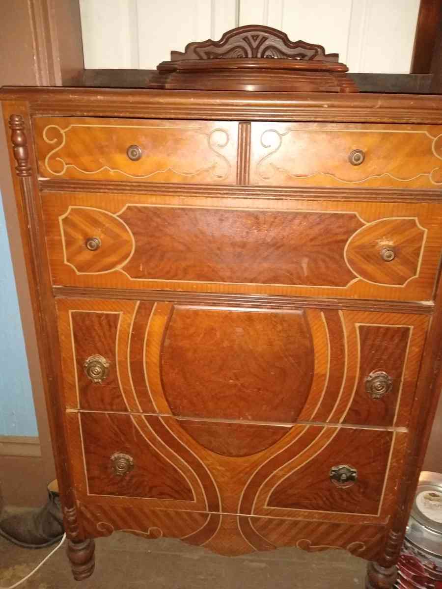 chest - Fairfield, Ohio - FleaMarketBay