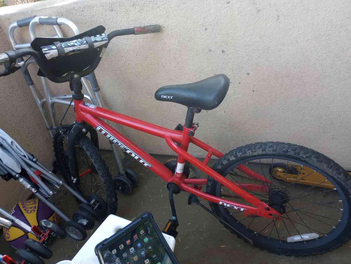 6 bicycle - Alicia, Arkansas - FleaMarketBay