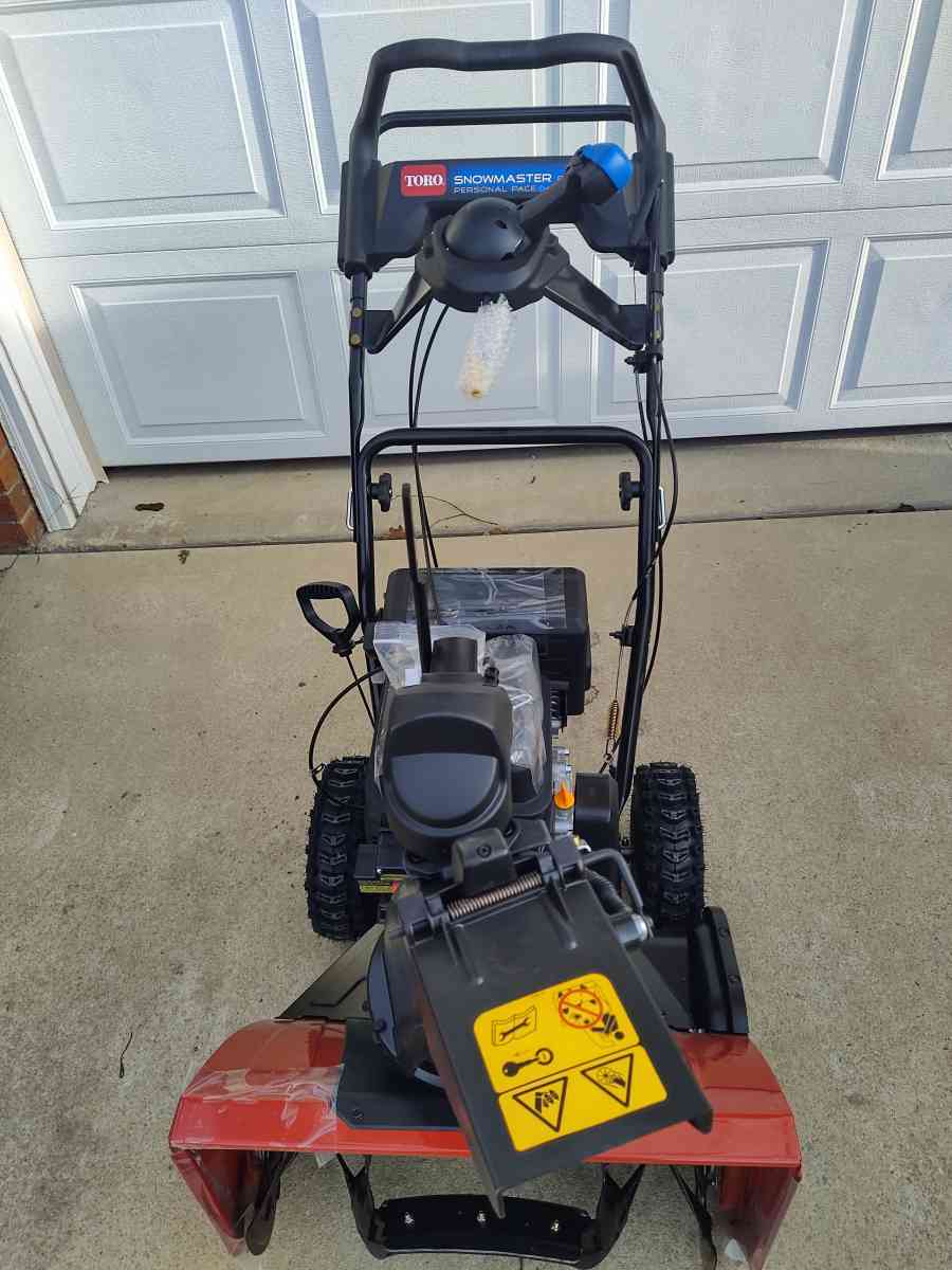 Toro SnowMaster 824 QXE - Fuquay Varina, North Carolina - FleaMarketBay