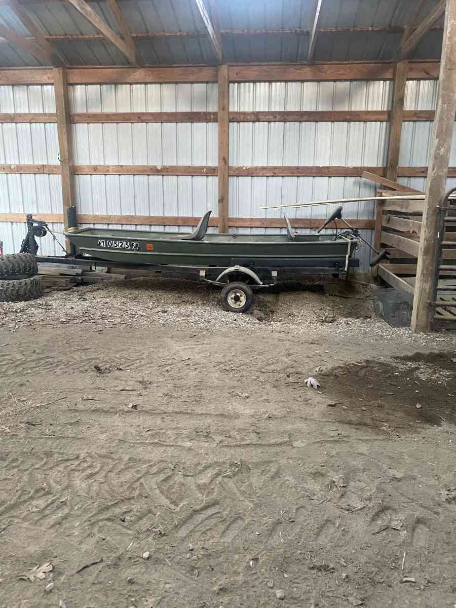 14ft Jon boat - Lawrenceburg, Kentucky - FleaMarketBay