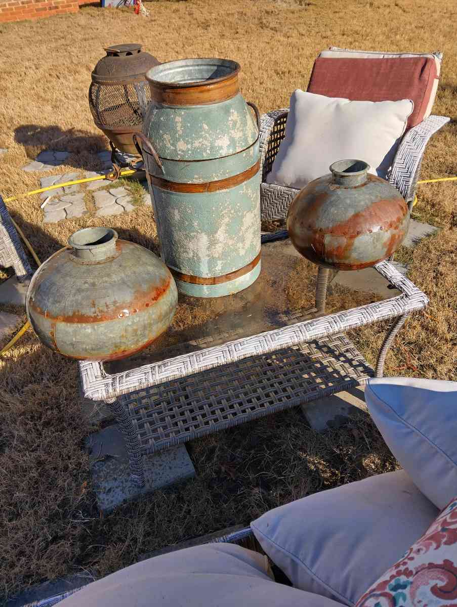 Rustic patio flower pots - Mcdonough, Georgia