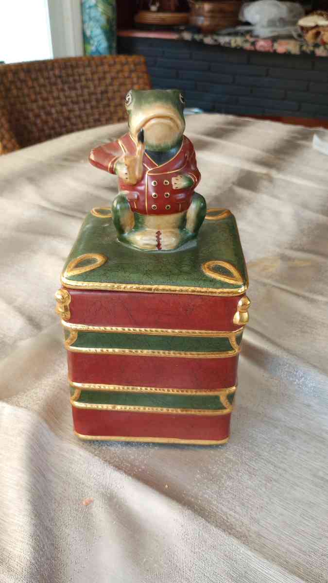 Ceramic Decorative Canister With Frog On top - Hollywood, Florida