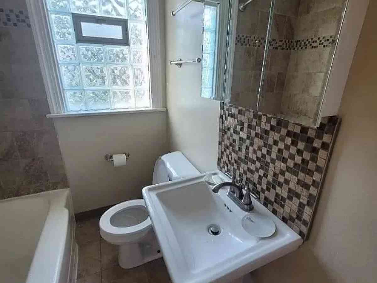 house for rent - Dayton, Ohio - FleaMarketBay