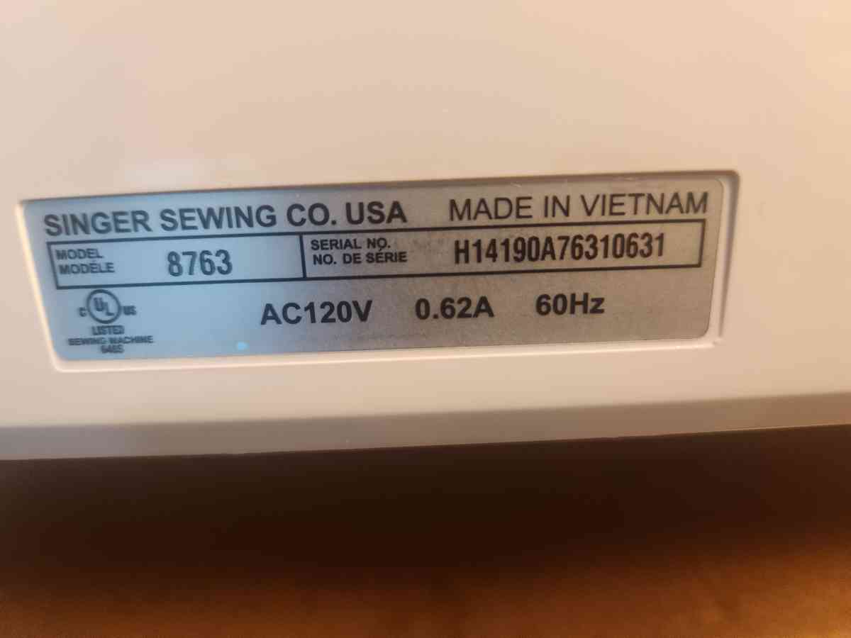 Singer Curly 8763 Zig Zag Sewing Machine - San Clemente, California - FleaMarketBay