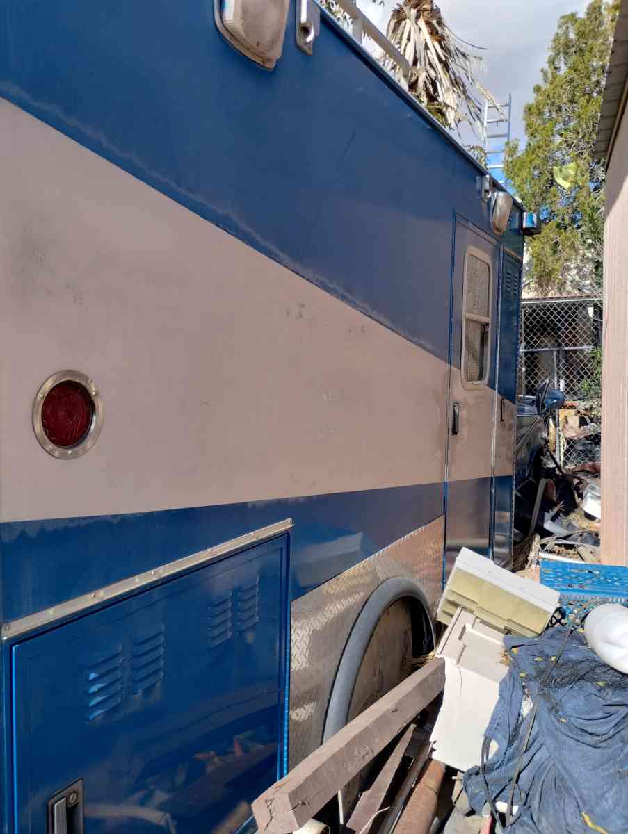 a ambulance and a bar sing - El Paso, Texas - FleaMarketBay