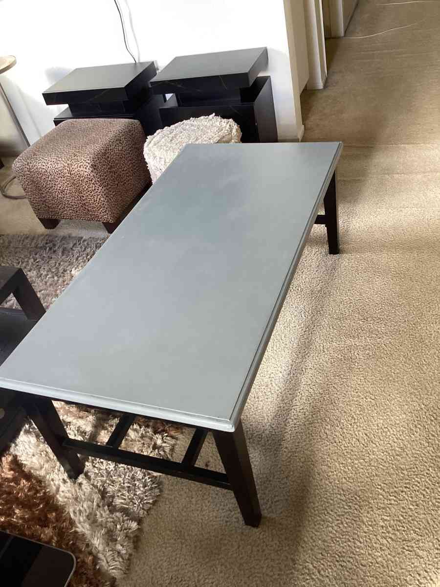 coffee table like very good - Alicia, Arkansas - FleaMarketBay