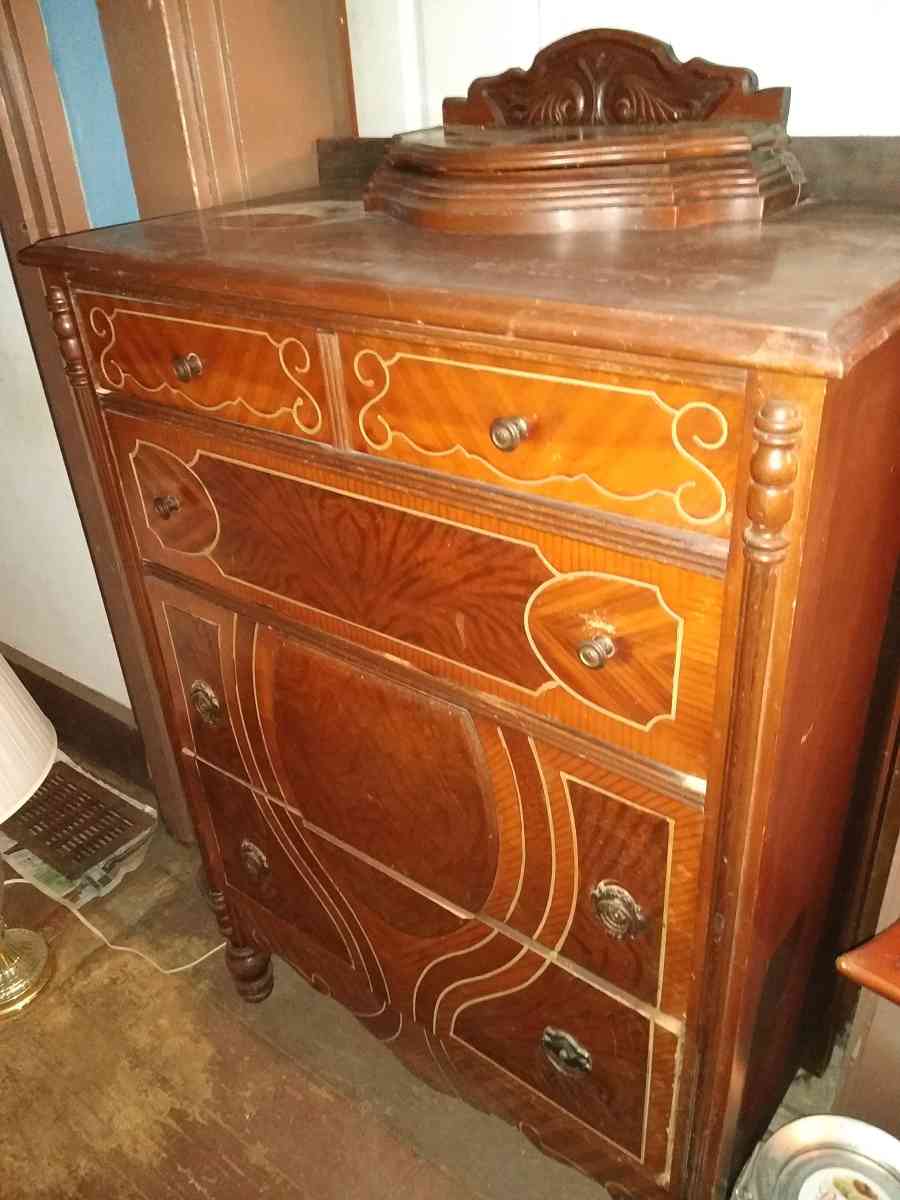 chest - Fairfield, Ohio - FleaMarketBay