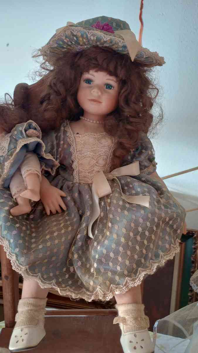 porcelain dolls - Alamo, Indiana - FleaMarketBay