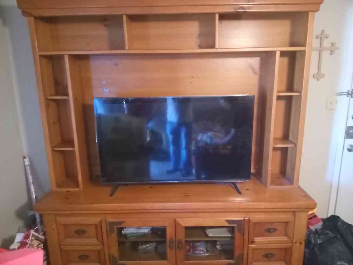 solid wood entertainment center with two end tables - Galveston, Texas