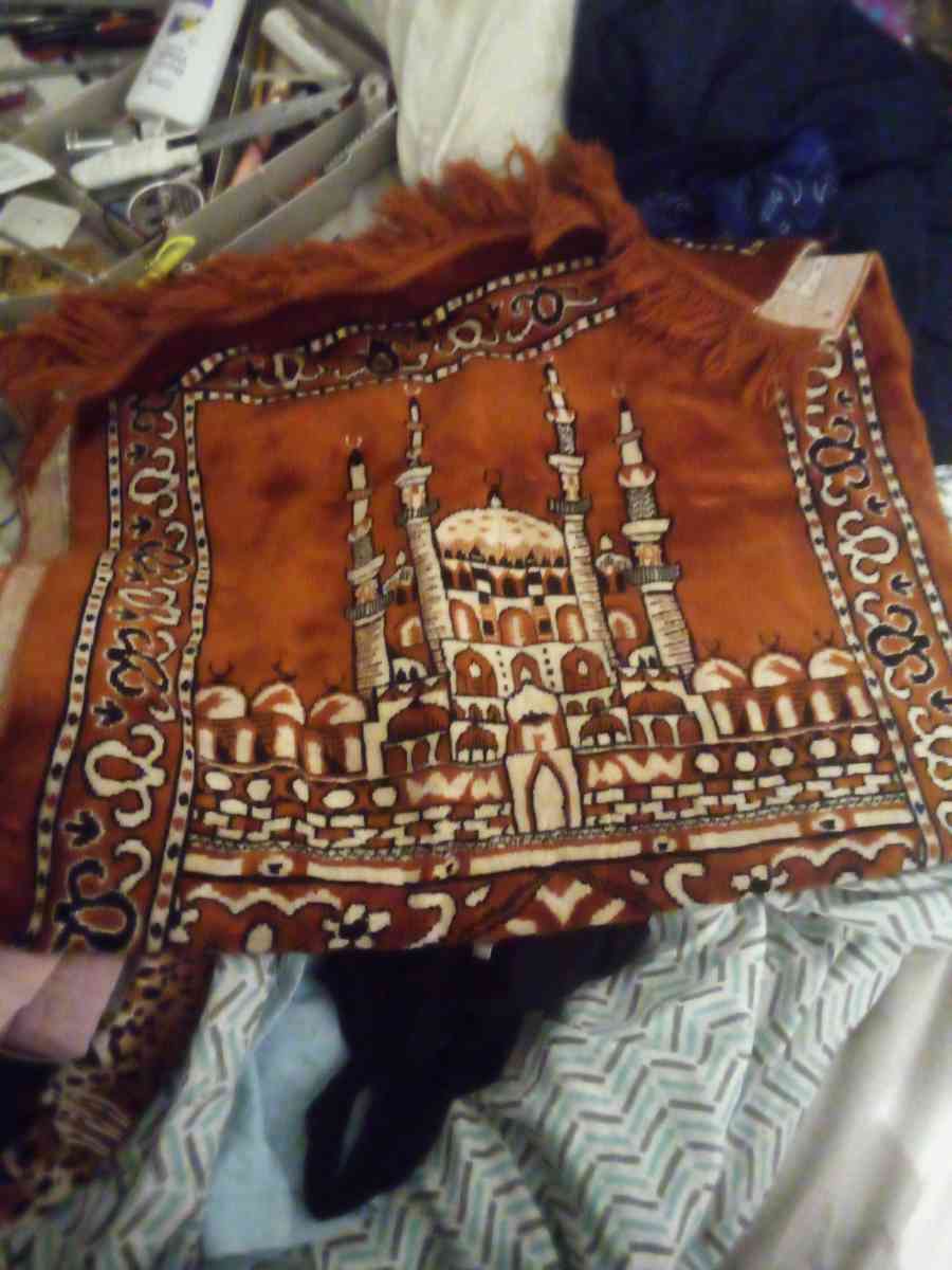 a prayer rug - Tampa, Florida - FleaMarketBay