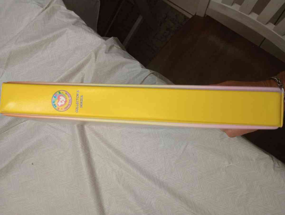 BEANIE BABIES COLLECTION CARDS IN BINDER - Spring Hill, Florida - FleaMarketBay