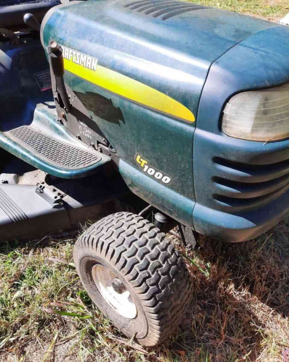 20HP Craftsman LT1000 Riding Mower 42 Inch Cut - Southmont, North Carolina