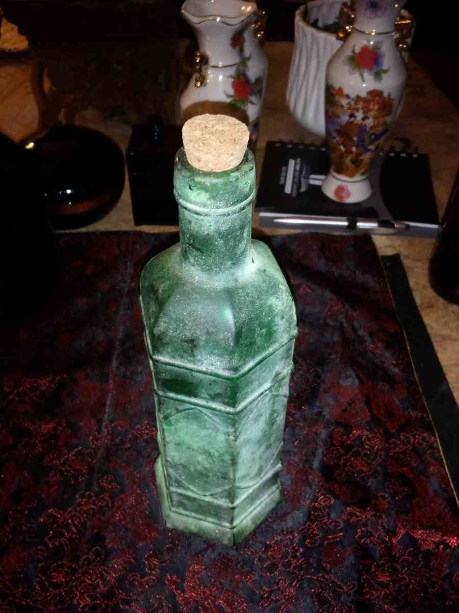 an antique pirate bottle designed in Spain - Benton, Arkansas - FleaMarketBay