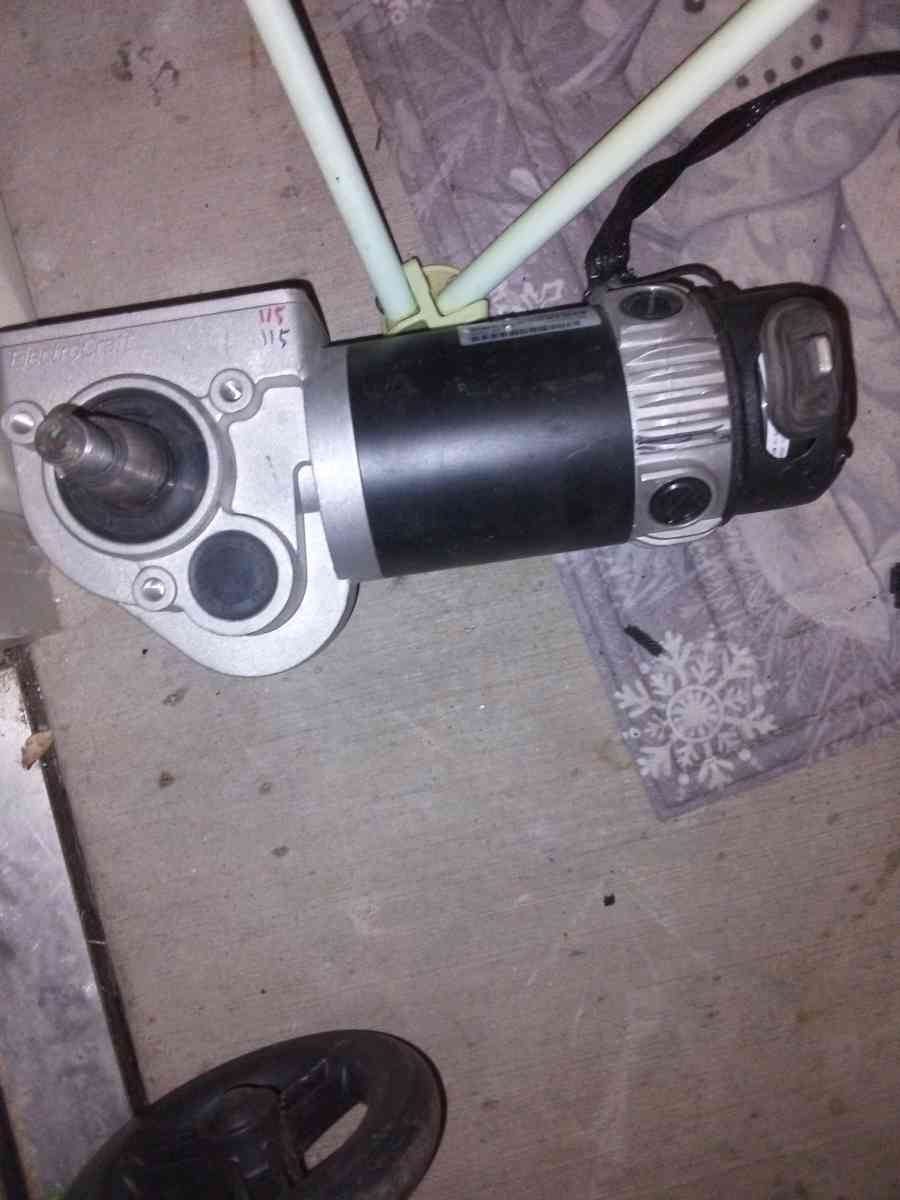 DRVASMB71200356 I have three parts 700 each if buy all 1500 - Oroville, California